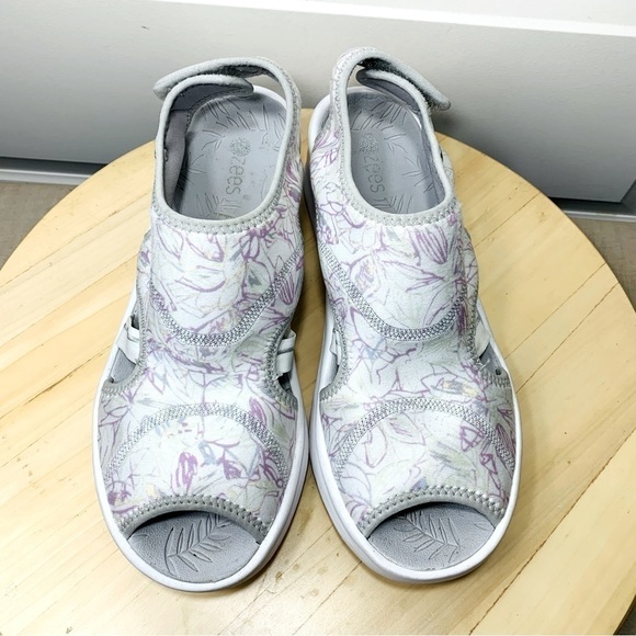 Bzees Spirit White Lilas Wedge Platform Sandals Comfort Floral Neoprene Shoes 9 - Picture 5 of 15